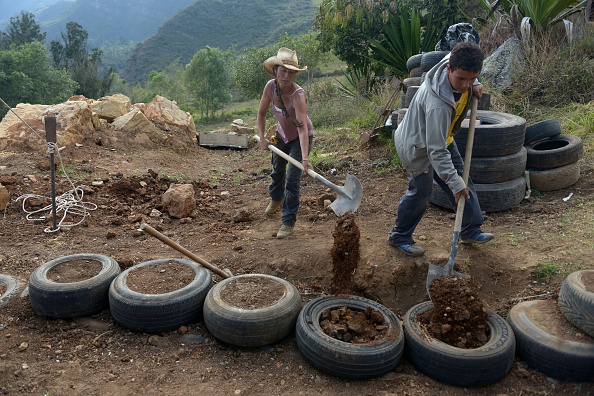 COLOMBIA-ENVIRONMENT-RECYCLING-ARCHITECTURE-TIRES