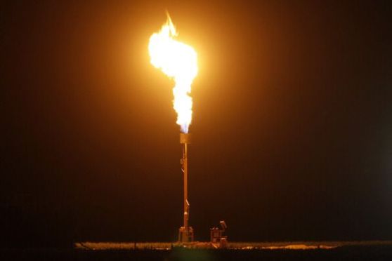 Gas-flaring-from-a-fracking-well